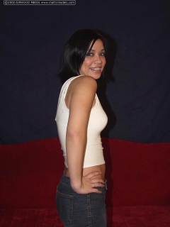amateur girls caught nude