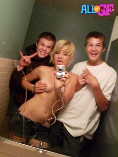 Naughty girlfriend shoots nude