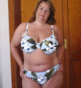 Busty mature amatuer posing in bikini