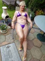 RANDOM WOMEN THAT MAKE ME HARD