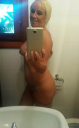 Mature Roxy hot brit wife