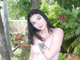SEXY BABE SPREADING AMATEUR BUTT CRACK