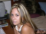BRUNETTE AMATEUR MODEL