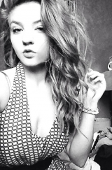 Juicy amateur teen nudes - tight and skinny blonde selfies