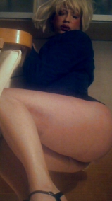 Ricchione travestito italiano voglioso di cazzo nel culo