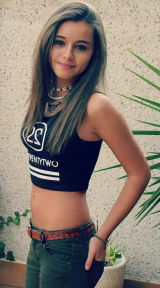 more young teenage girls