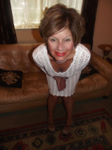 HOT MATURE LADY - 1
