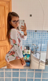 WEB CHICKS-1