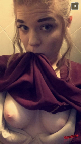 Naughty teen published her nudes and porn pics