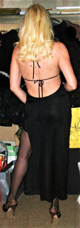 I love to show me nude only dressed with stockings & heels