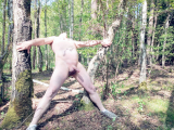 nu et offert dans les bois