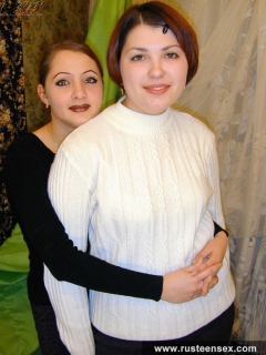 Russian teen redhead lesbians kissing - N