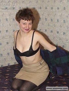 Oldie with hairy armpits - N