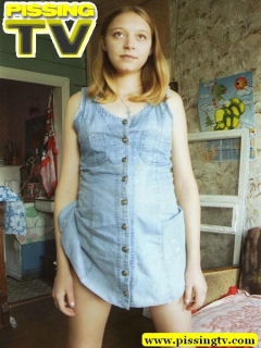 Teen pissing in bail - N