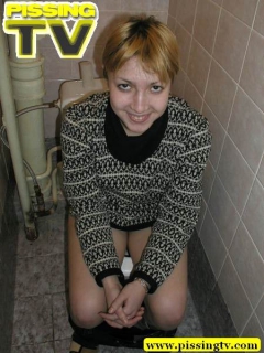 Student-girl cleaning her split - N