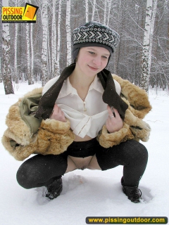 Winter outdoor pissing teen - N
