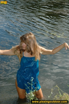 Pissing in the lake in a summer day - N