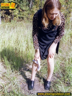 Outdoor pissing of pregnant teen blonde - N