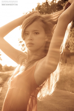 Hot stripping beauty - N