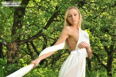 Sexy girl posing - N