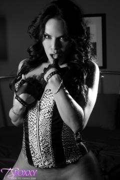 Foxxy In Bed Bw - N