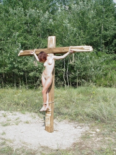 Rud's Crucify 2 - N