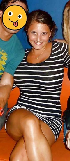 Hot chick with the best boobs ever - N