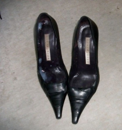 Her Pantyhose was soo shiny, cheesy, sweaty and stinky - N