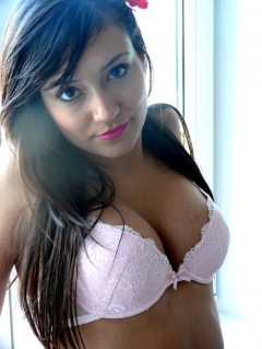 beautiful brunettes - N