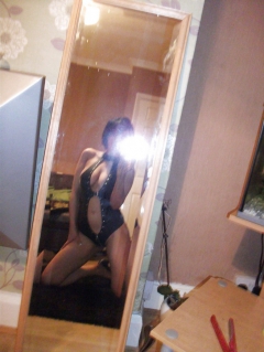Slutty wife - N