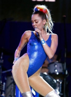 Miley Cyrus - Hot Teen Whore for a great Fuck - N