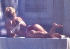 Cette salope de shakira big bitch - N