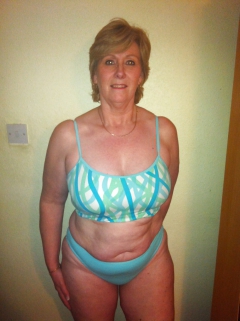 sexy gilf karen shows her sexy body - N