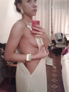 Naked phone selfies - teen tries out her new mobile - N
