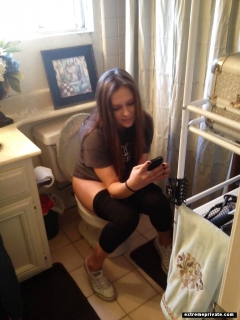 Amateurs Milfs and Teens spied on in the toilet - N