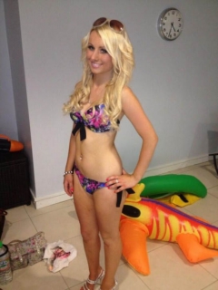 Teen blonde model wannabee - cute tata fan nude selfies - N