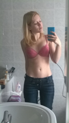 19 yo italian amateur whastapp selfies - N
