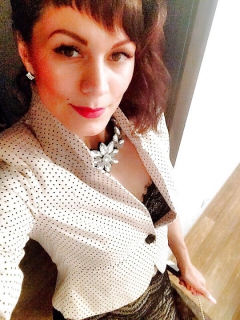Redhead kinky milf - trendy lady likes selfies - N