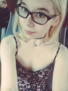Hipster amateur blonde - kinky teen loves her selfies - N
