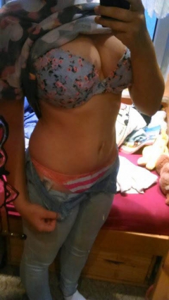 Busty and blonde naked british teen - amateur selfie taker g - N