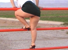 Oreando las mega nalgas - 214-tocho - N