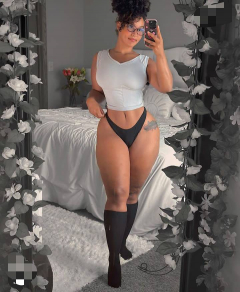 Mature and sexy - N