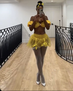 Dark-skinned beauties and sex - N