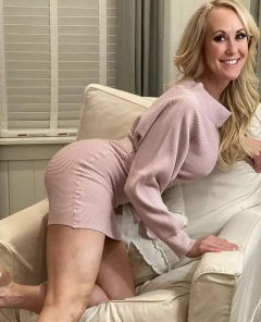 mature and sexy - N