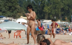 Beachy Babes 3 - N