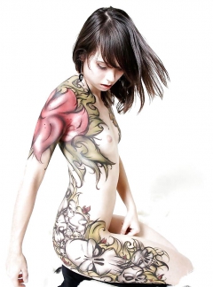 Pierced Tatoo Queen 3 - N