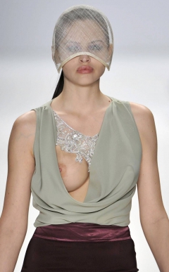 Hana Nitsche - N