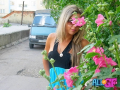 Hot girlfriend on nude - N