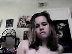 teen-brush-bate