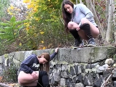 naughty-girls-piss-near-the-railway